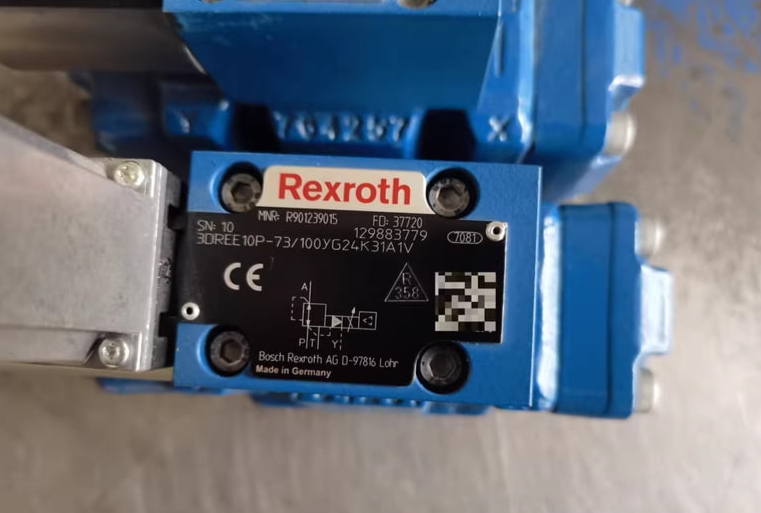 Rexroth R901239015 Pressure Control Valve 3DREE10P-7X/100YG24K31A1V